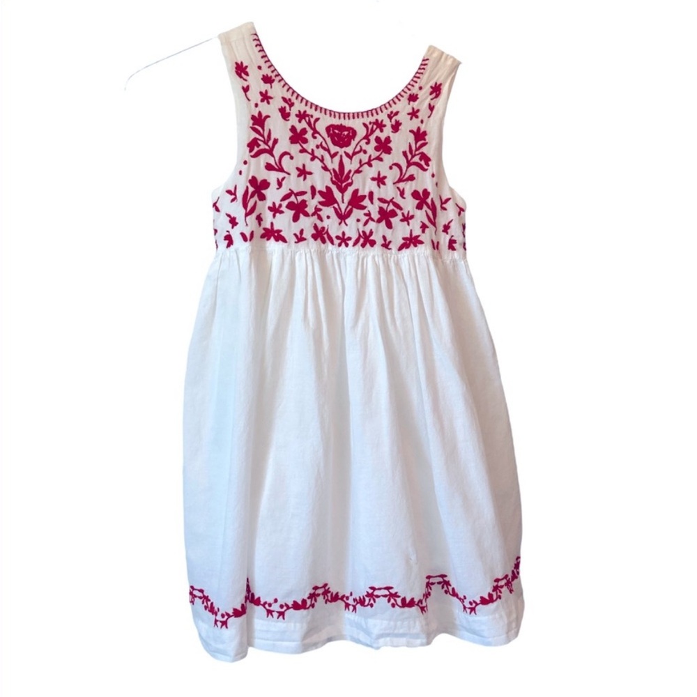 Tahari white dress embroidered red flowers floral sleeveless linedgreen size 8